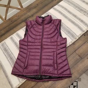 Bernardo Packable Goose Down Vest, Small, Purple/Black, New Without Tags